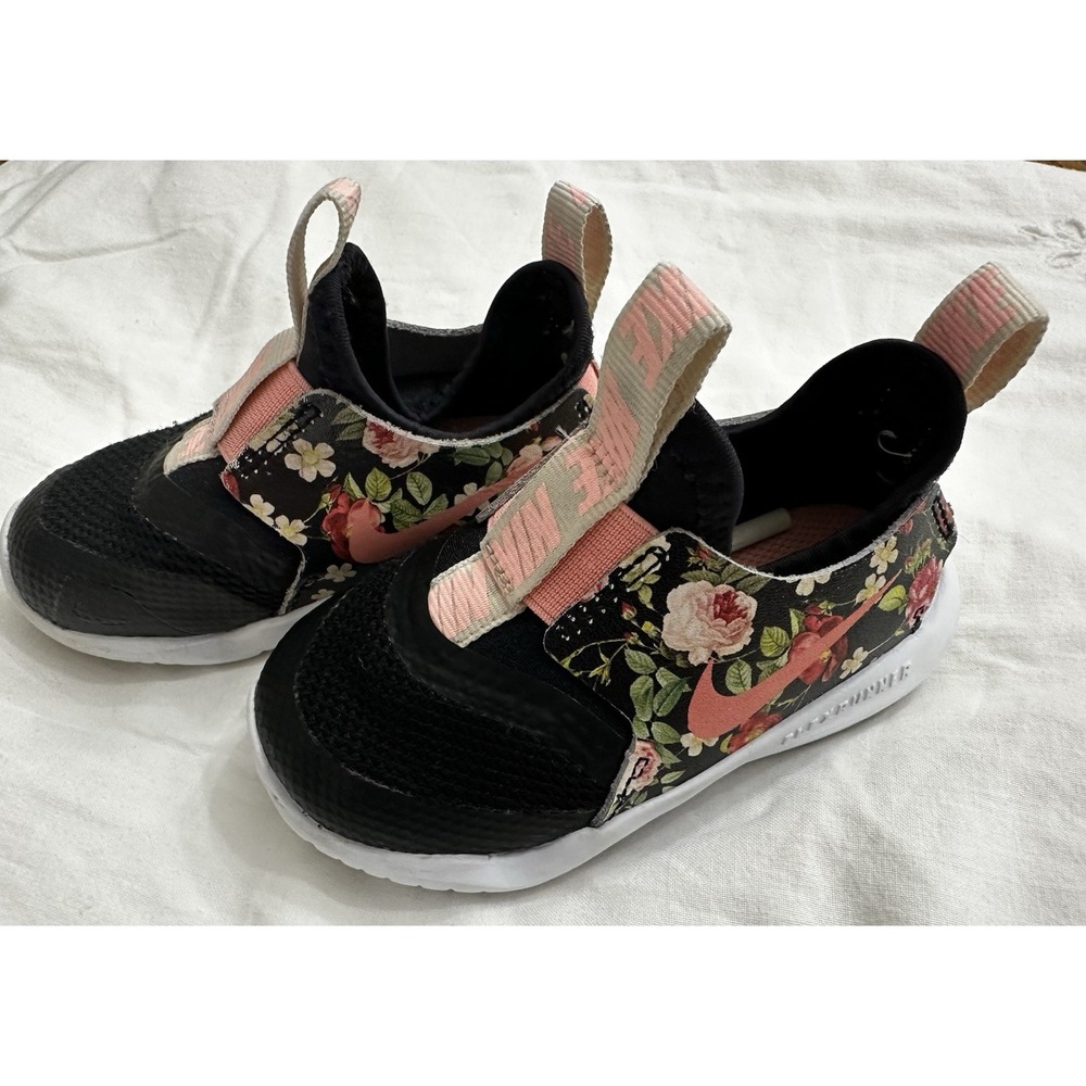 Nike Youth Flex Runner Shoe Size 6 C Slip On Black Floral Pink - Picture 2 of 7